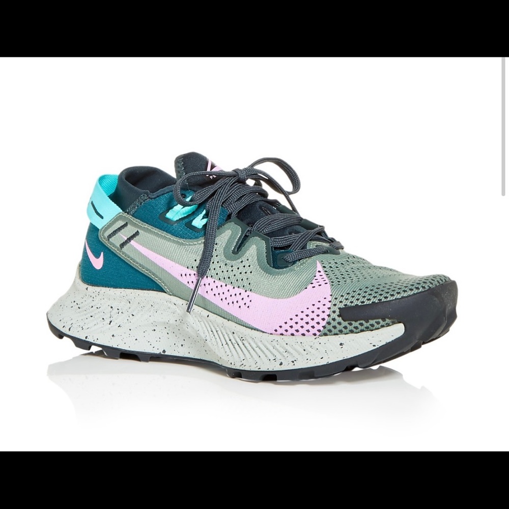 Nike Pegasus Trail Low Top Running Sneaker